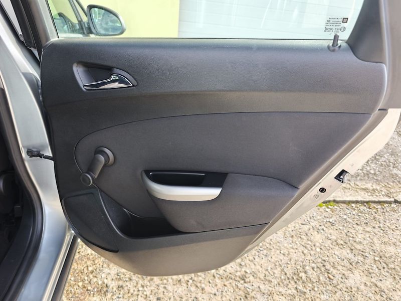 Opel Astra (2012) 1.4i 16V LPG Klima/1MAJ/ESP - fotka 17 z 23
