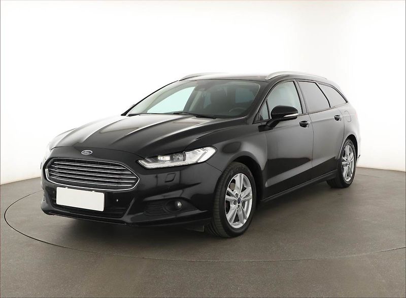 Ford Mondeo (2017) 2.0 TDCI, Navi, Tempomat - fotka 2 z 17