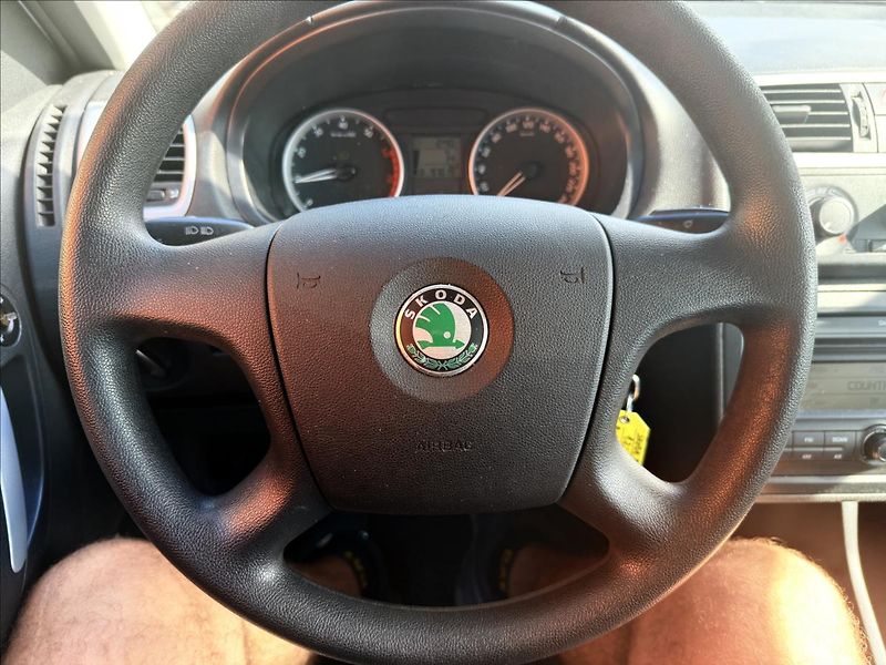 Škoda Roomster 1,2 HTP - fotka 11 z 31
