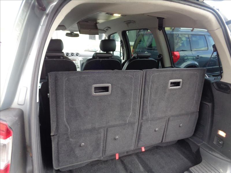 Ford Galaxy 2,2 - fotka 18 z 18
