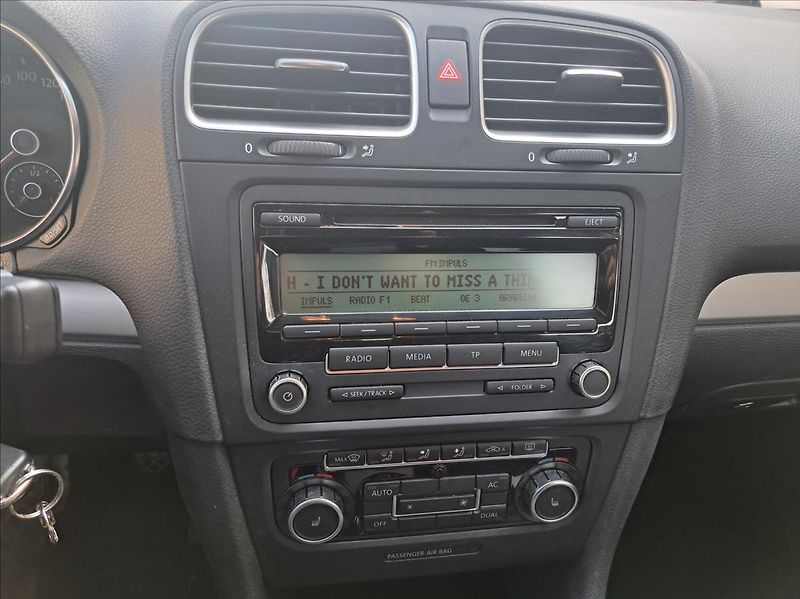 Volkswagen Golf 1,6 TDI Variant - fotka 23 z 43