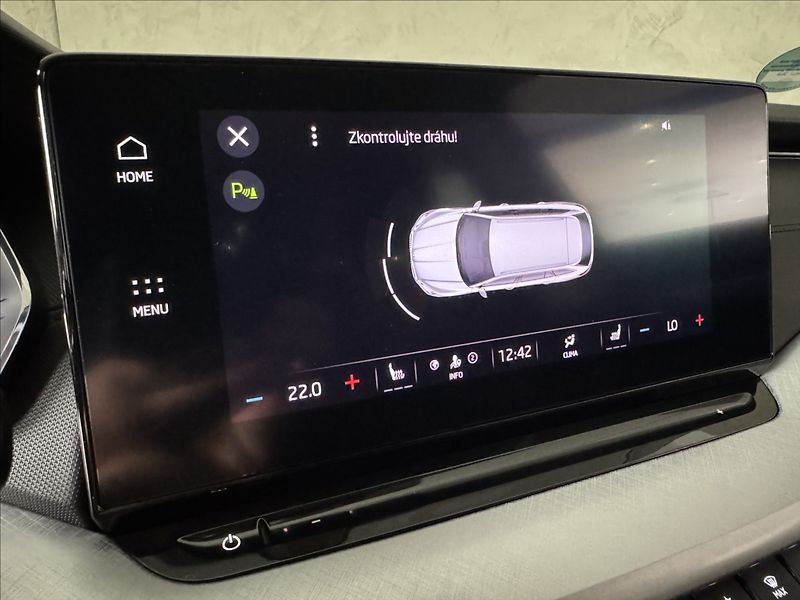 Škoda Octavia 2,0 TDi  DSG Tour Virtual LED - fotka 31 z 44