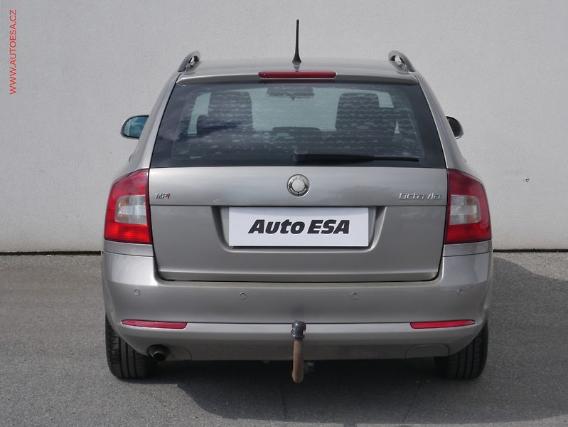 Škoda Octavia (2009) 1.6 MPi, Ambiente, TZ - fotka 5 z 19