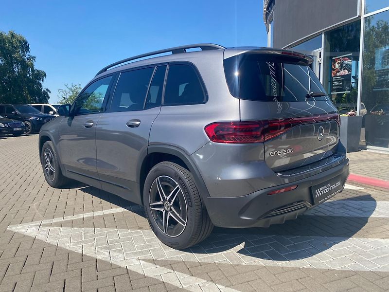 Mercedes-Benz EQB (2025) 300 4MATIC - fotka 6 z 23