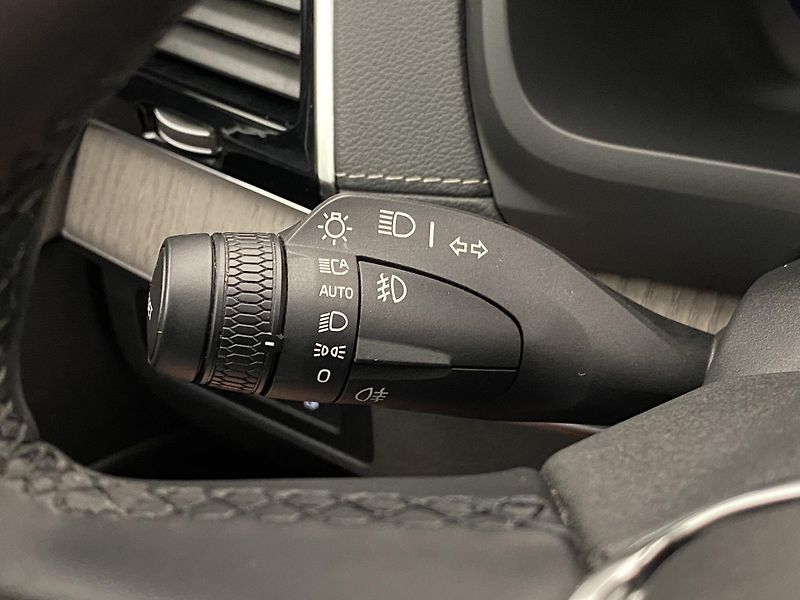 Volvo XC90 T8 AWD PLUG-IN ULTIMATE BRIGHT - fotka 22 z 72