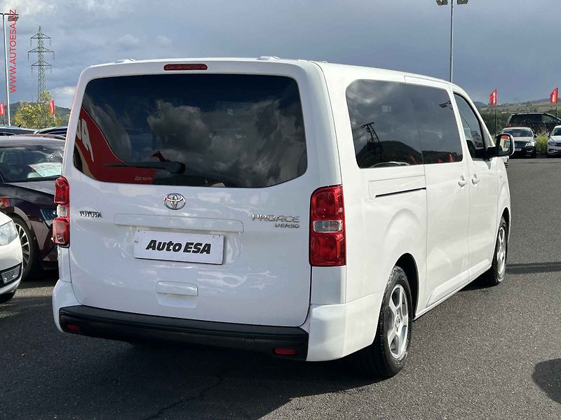 Toyota ProAce Verso (2019) 2.0D-4D L3 9míst, 110kW, AC - fotka 4 z 17