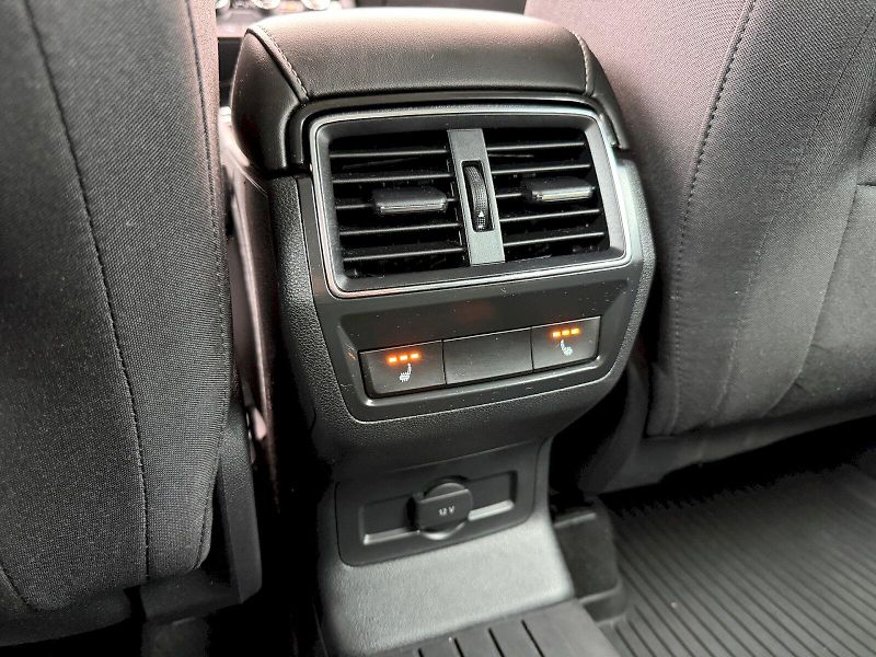 Škoda Karoq (2023) 1.5 TSI 110kW DSG Style Plus M - fotka 25 z 35