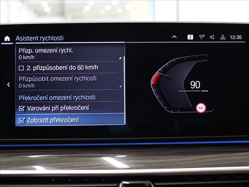 BMW Řada 5 530e xDrive Luxury Pano.ČR   2 - fotka 15 z 28