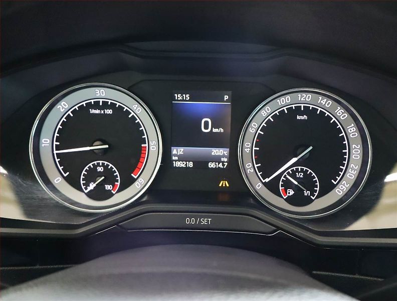 Škoda Superb (2018) Laurin&Klement 2.0 TDI, 4X4 - fotka 11 z 28