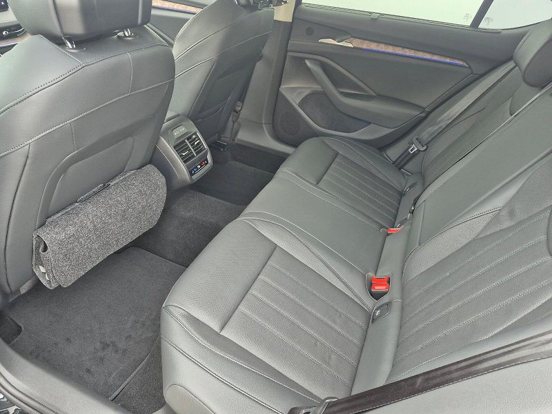 Škoda Superb (2025) Laurin & Klement 2.0 TDI 142kW - fotka 25 z 33