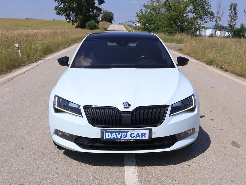 Škoda Superb 1,8 TSI DSG CZ Sportline DCC - fotka 2 z 28