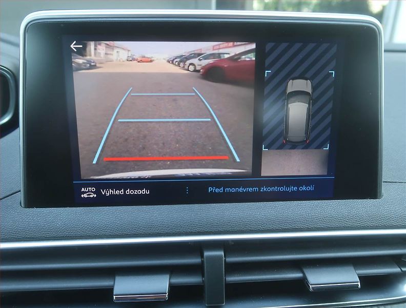 Peugeot 3008 (2018) 1.6 BlueHDi, Automat - fotka 15 z 17