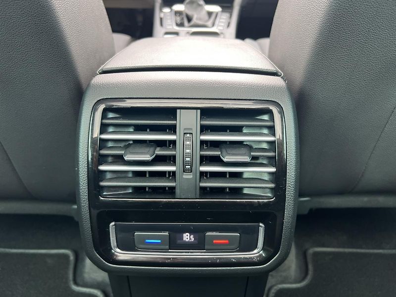 Volkswagen Passat Alltrack 2.0TDi DSG 4x4 NAVI - fotka 32 z 55