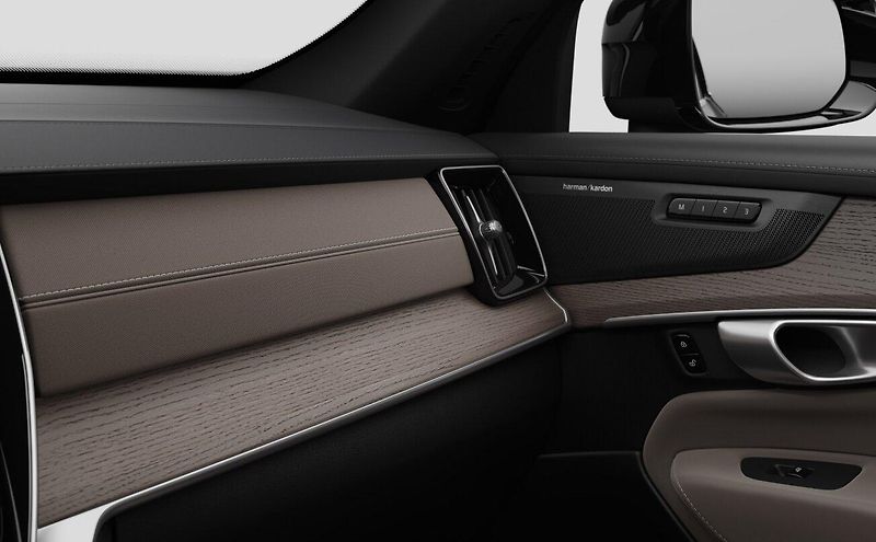 Volvo XC90 (2026) B5 AWD PLUS BRIGHT - fotka 11 z 17