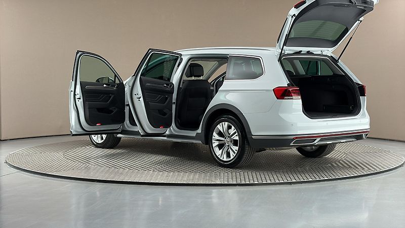 Volkswagen Passat 2.0 TDI DSG 4MOTION Alltrack - fotka 7 z 27