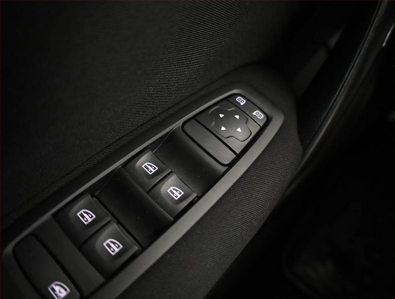 Renault Mégane (2017) 1.2 TCe, Tempomat - fotka 13 z 15