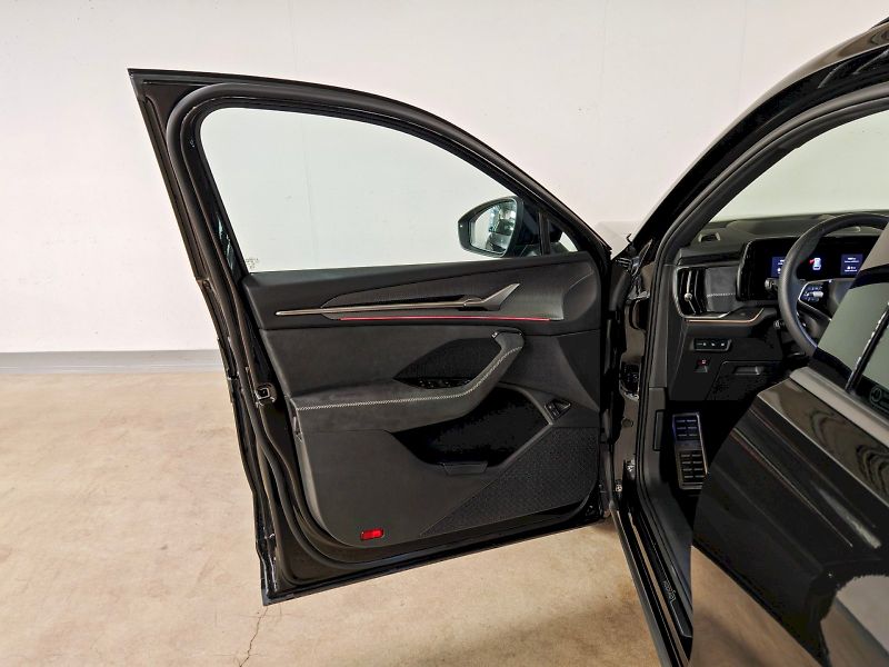 Škoda Kodiaq (2025) iV 1.5 TSI 150 kW DSG Sportlin - fotka 22 z 33