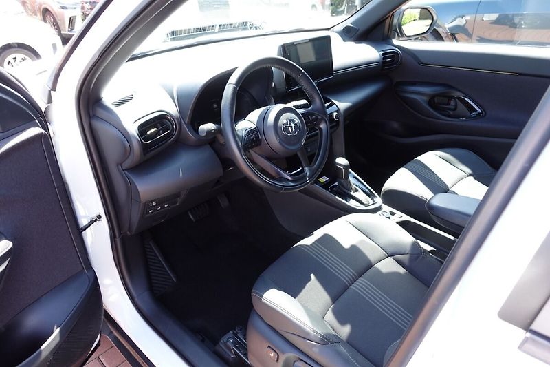 Toyota Yaris Cross 1,5 HEV Adventure 4x4 - fotka 11 z 34
