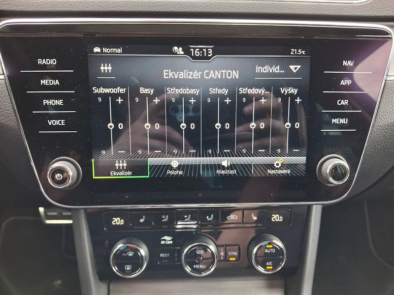 Škoda Superb (2022) Combi Scout DSG 4x4 2,0TDi 147 - fotka 20 z 35