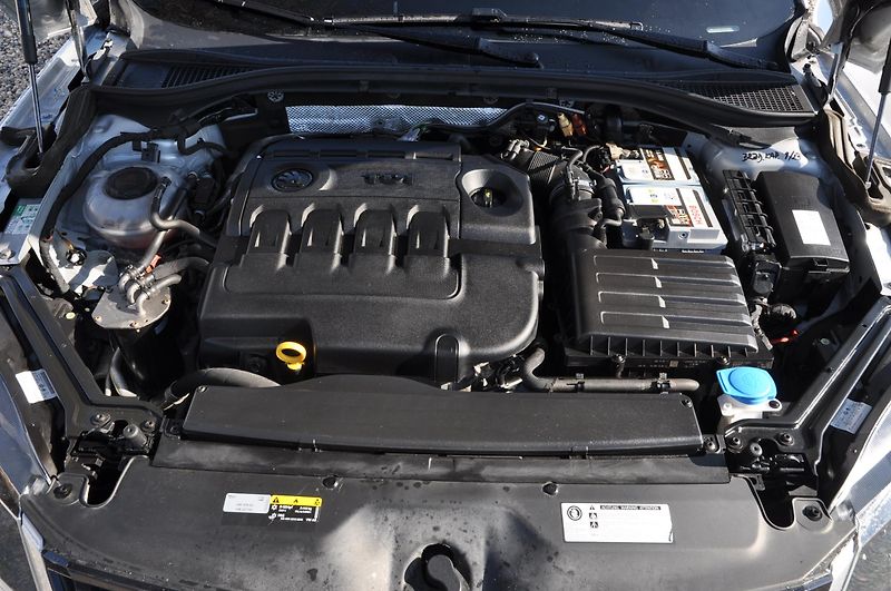 Škoda Superb III 2.0TDi 110kW KOMBI - fotka 9 z 25