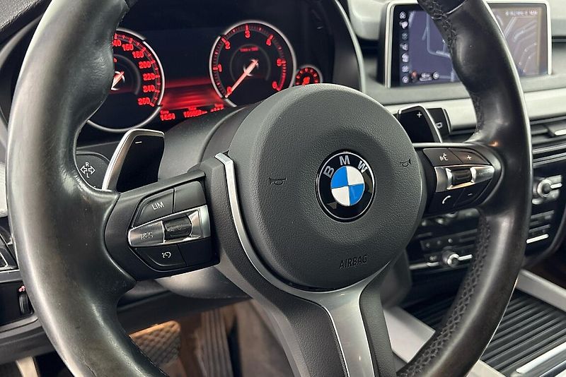 BMW X5 xDrive30d - fotka 23 z 26