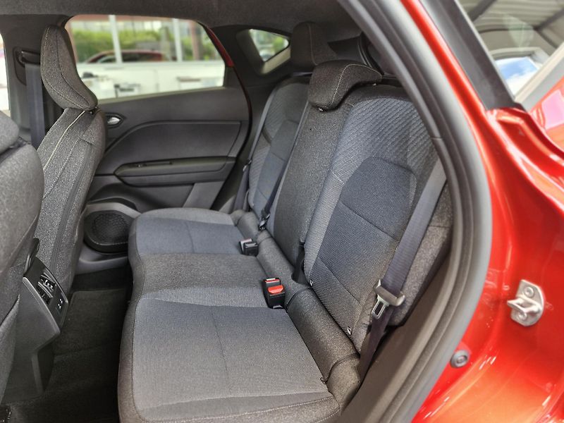 Renault Captur (2026) techno TCe 115     - fotka 10 z 12