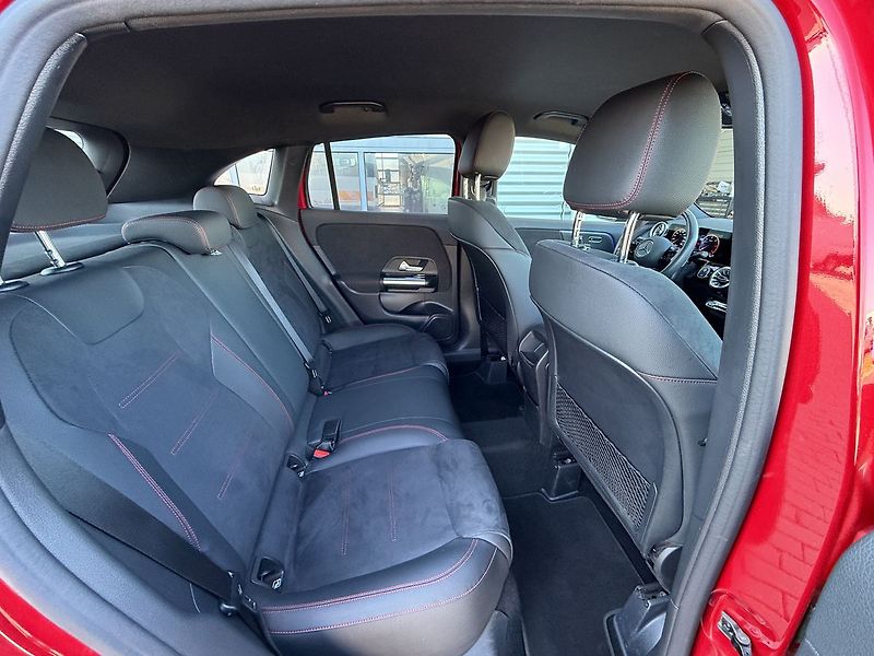 Mercedes-Benz GLA 200 d AMG Style Edition - fotka 11 z 36