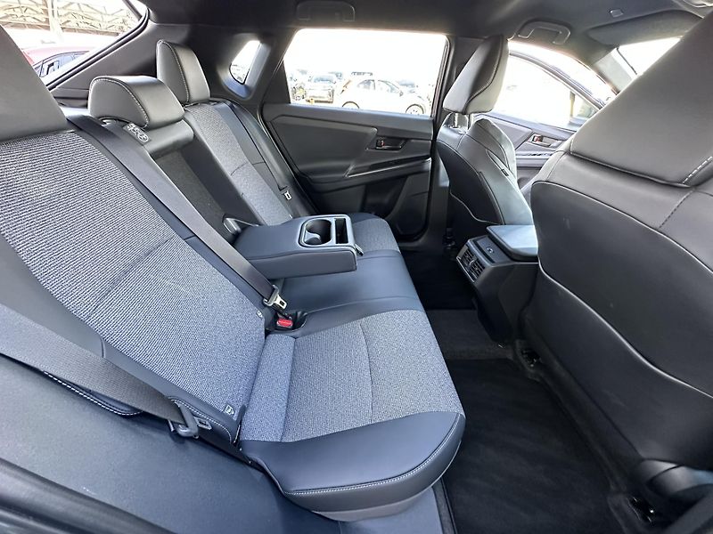 Toyota bZ4X (2026) BZ4X BEV - STYLE 74kWh FWD - fotka 28 z 37