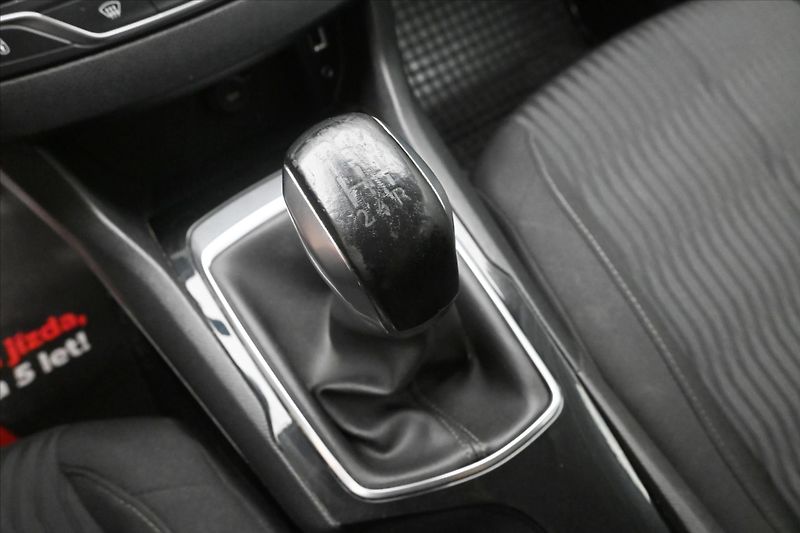 Peugeot 308 1,6 BlueHDi 73kW tažné Záruka - fotka 21 z 29