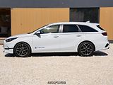 Kia Ceed SW (2022) 1.5 T-GDI Platinum Automat JBL - náhled 17