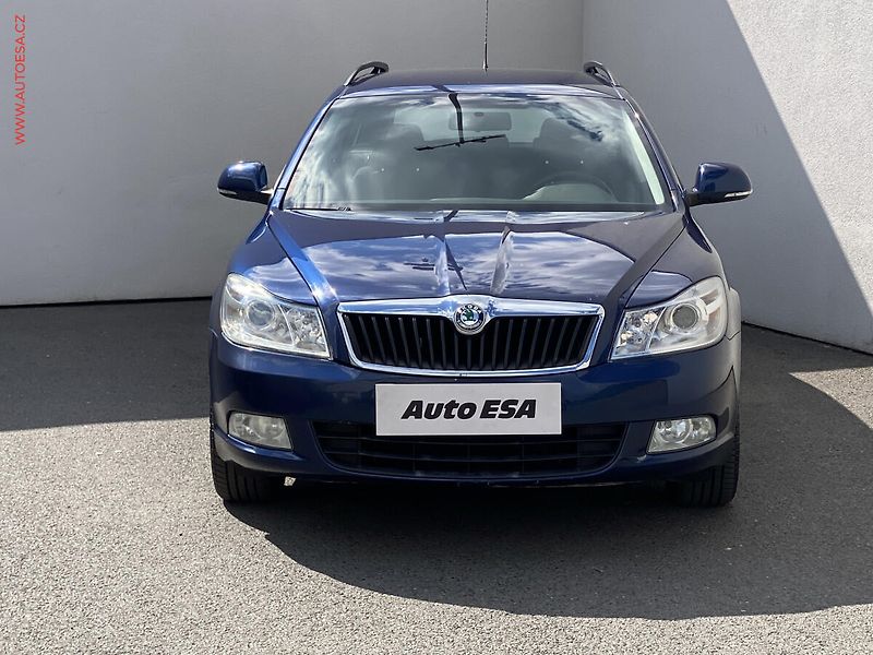 Škoda Octavia (2009) 1.6MPi Sport, ČR, Klima - fotka 2 z 14