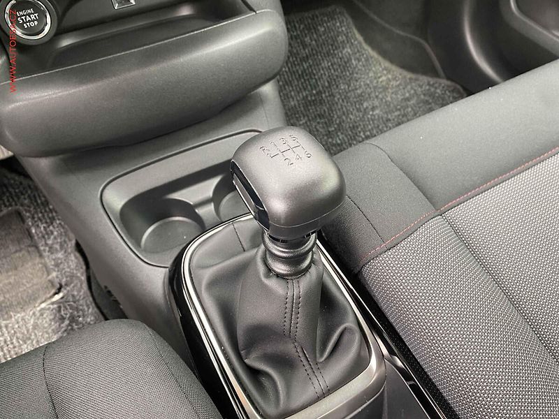 Citroën C4 Cactus (2019) 1.2 PT, 1.maj,ČR, Feel - fotka 15 z 19
