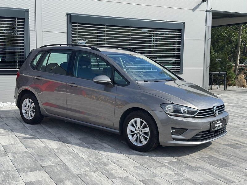 Volkswagen Golf Sportsvan (2016) Comfortline 1,2 TSI 81 KW - fotka 3 z 38