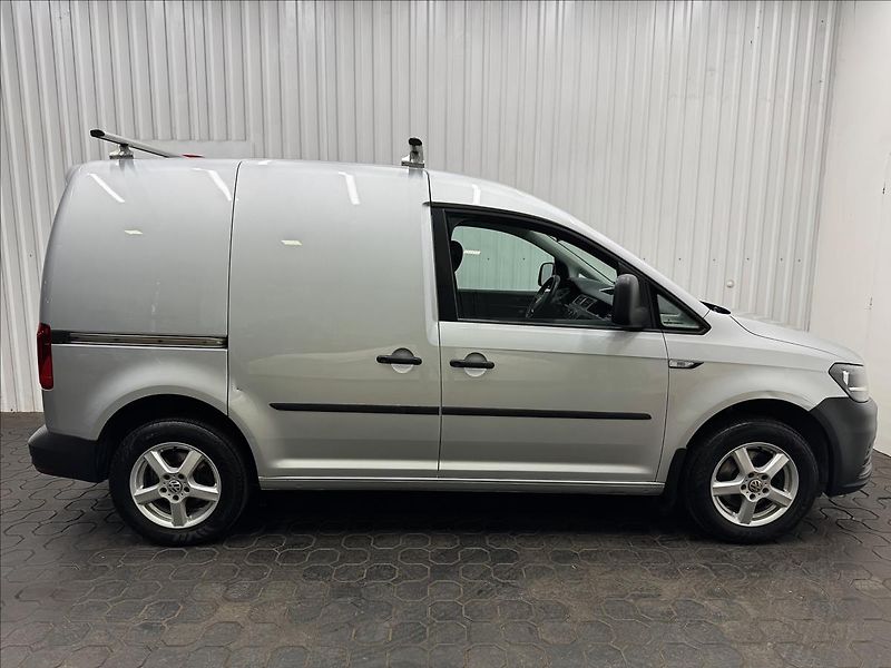 Volkswagen Caddy 1.4TGI BMT DSG TAŽNÉ VÝHŘEV - fotka 10 z 36