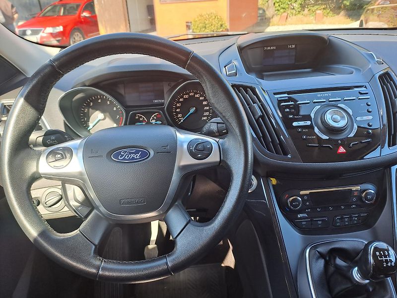 Ford Kuga (2015) 1.8 EB SERVISKA PĚKNÝ STAV - fotka 17 z 29