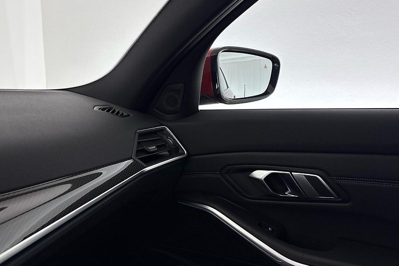 BMW Řada 3 řady 3 | 320d xDrive - fotka 17 z 24