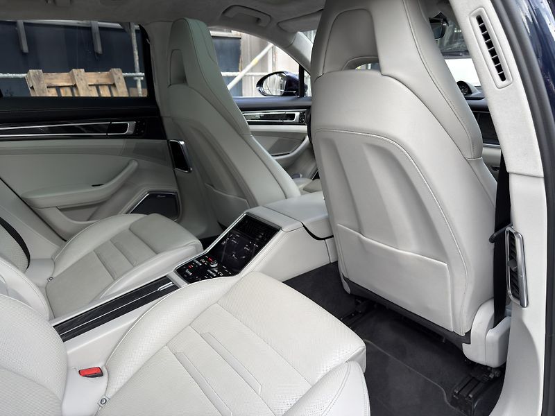 Porsche Panamera (2019) 4S Sport 2.9 324 kW CHRONO - fotka 43 z 51
