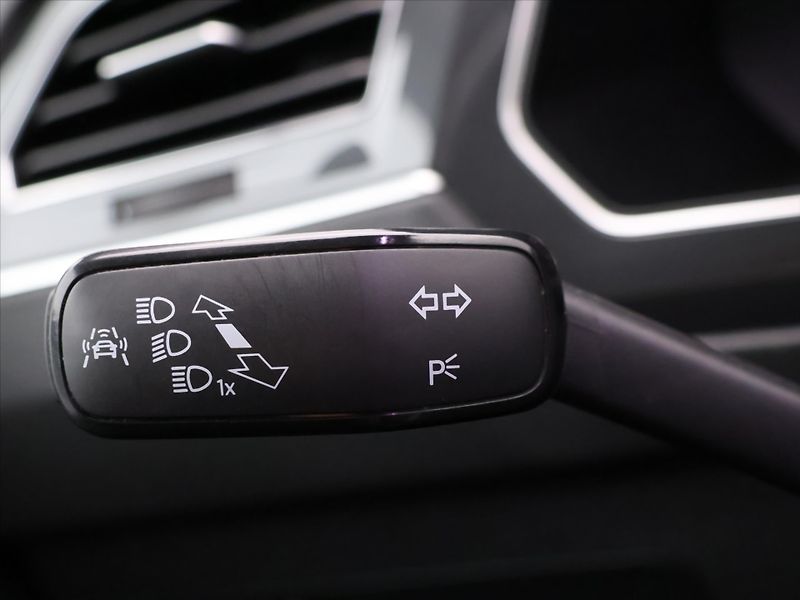 Volkswagen Tiguan 1,4 TSI DSG R-line matrix virt - fotka 19 z 36