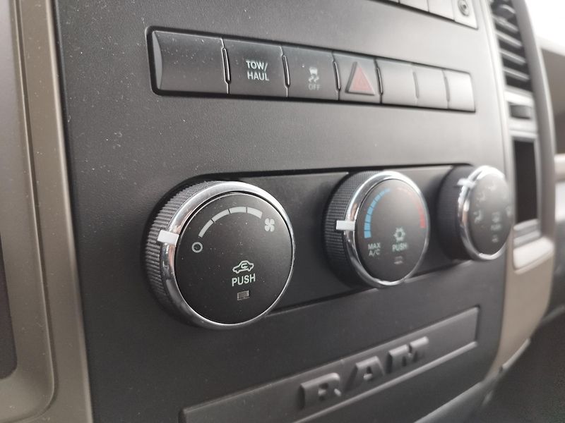 Dodge RAM (2012) 5,7HEMI,V8,4X4,ALU,TAŽNÝ - fotka 26 z 26