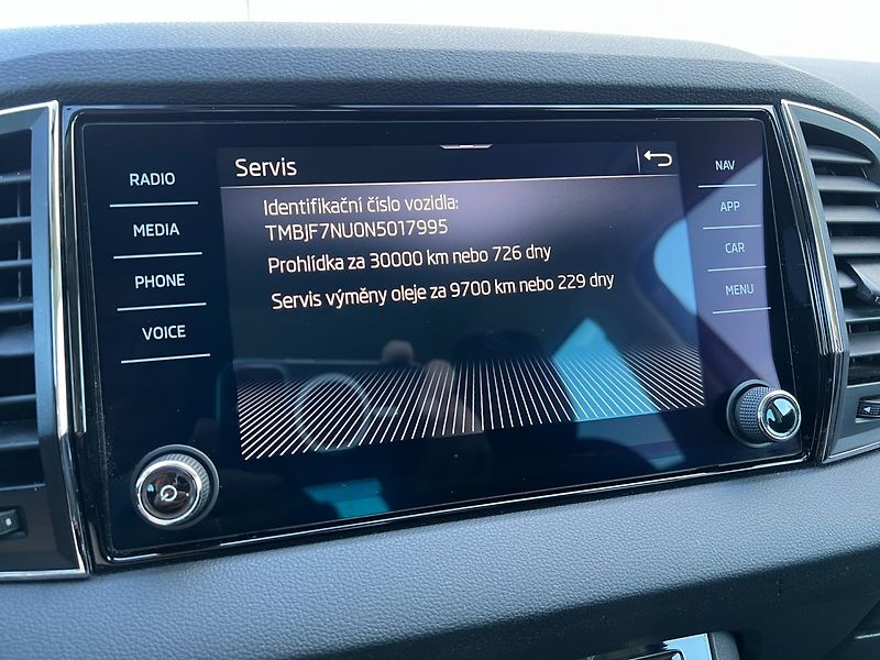 Škoda Karoq (2022) 2.0TDi Style+! Tažné! ČR+1.maj - fotka 23 z 40