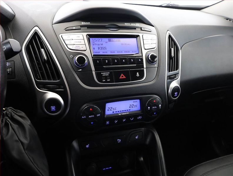 Hyundai ix35 (2012) 2.0 CRDi, 4X4, Tempomat - fotka 10 z 16