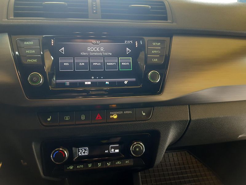 Škoda Fabia 1.0 i LED KAMERA zadáno !!! - fotka 10 z 26