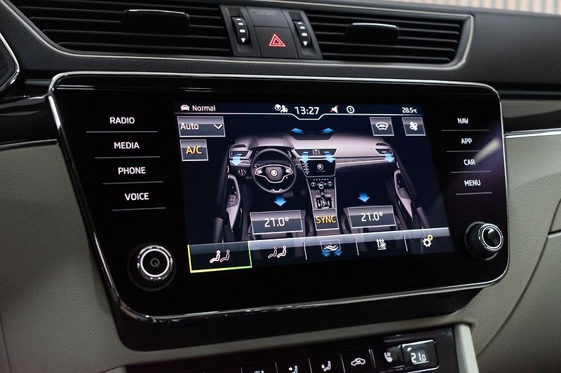 Škoda Superb TDI 147kW L&K 4x4*DPH*ČR 1.MAJ - fotka 32 z 52
