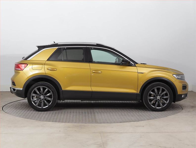 Volkswagen T-Roc (2019) Style 1.0 TSI, Navi, Tempomat - fotka 6 z 17