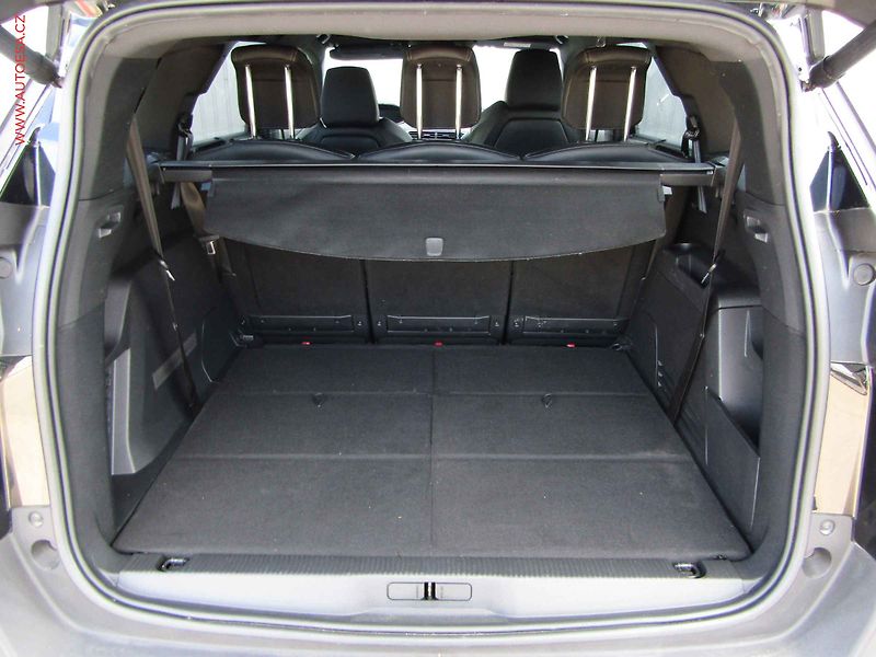 Peugeot 5008 (2019) 1.2 PT, GT Line, LED, navi - fotka 7 z 23