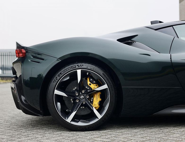 Ferrari SF90 (2021) Stradale 4.0 V8 1001PS 4x4 Ate - fotka 69 z 72