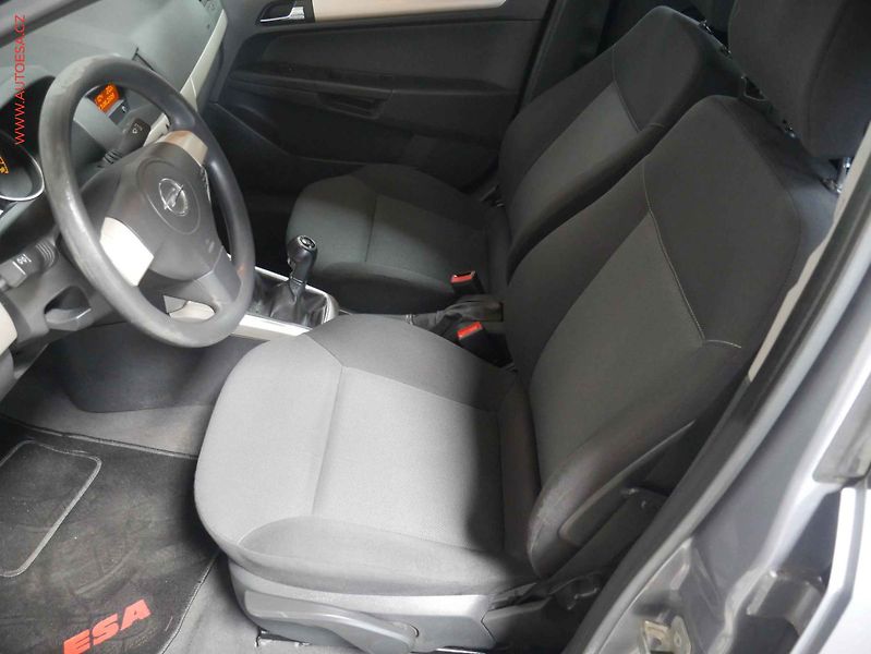 Opel Astra (2007) 1.6i, ČR, AC - fotka 9 z 18