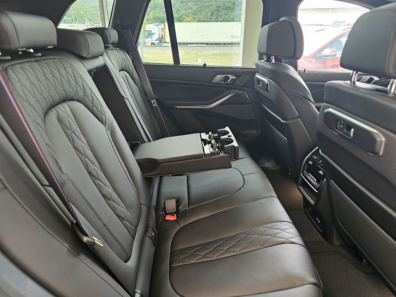 BMW X5 xDrive30d - fotka 18 z 38