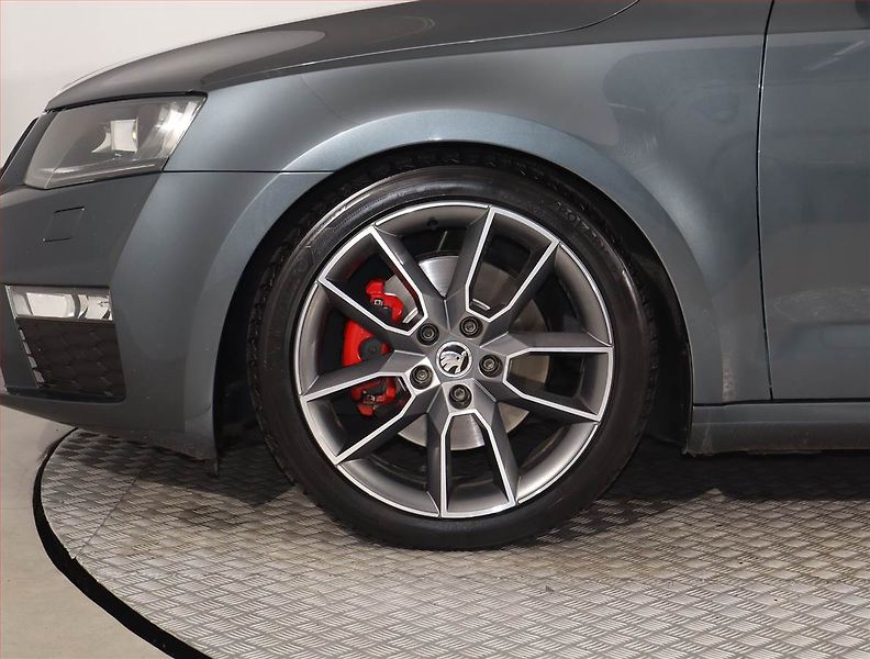 Škoda Octavia (2016) 2.0 TDI, Kůže, Navi, Bi-Xenony - fotka 15 z 27