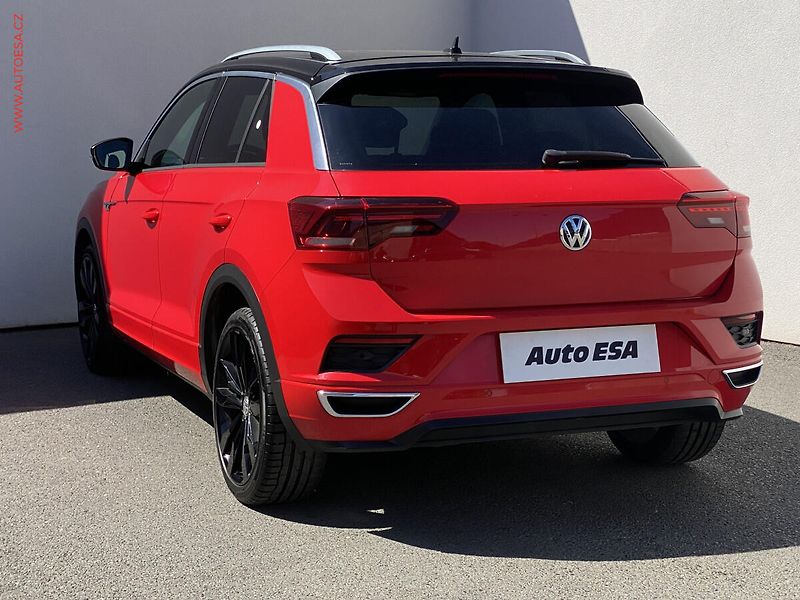 Volkswagen T-Roc (2019) 1.5 TSi, R-Line, LED, panor - fotka 6 z 18